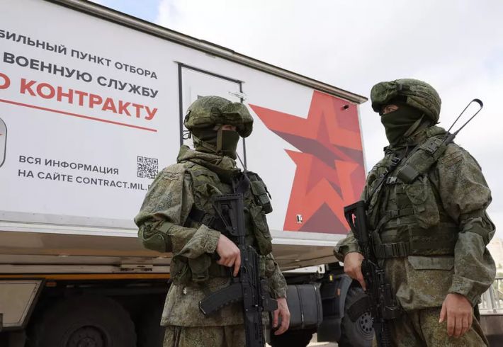 Мобилизации в Мелитополе нет, но контрактники будут: рашисты планируют "пополнить" армию за счет обманутых призывников