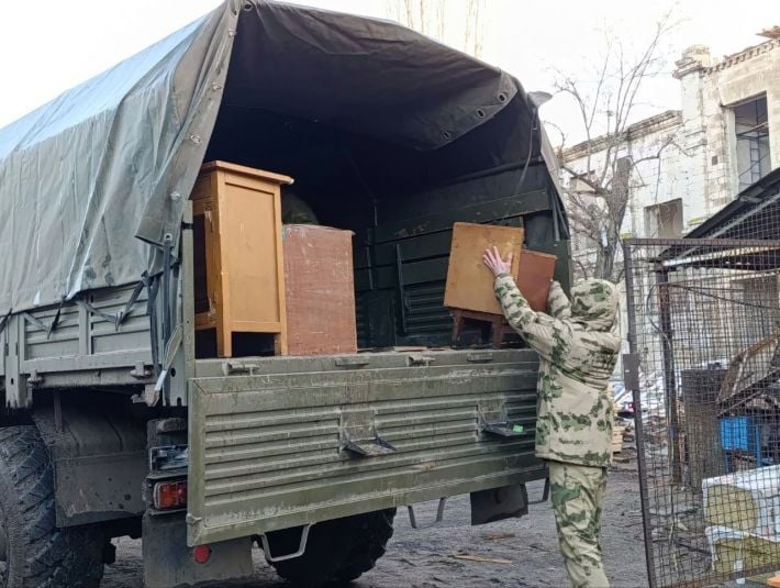 В сети показали помощь мелитопольского университета на фронт РФ - передают раритет (скрин)