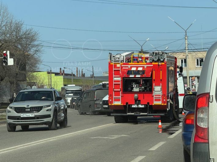 В центре Мелитополе масштабное ДТП - на месте аварии работают экстренные службы оккупантов (фото)