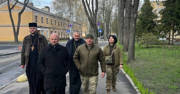 Єпископи УГКЦ відвідали військових і медиків у госпіталі ЗСУ