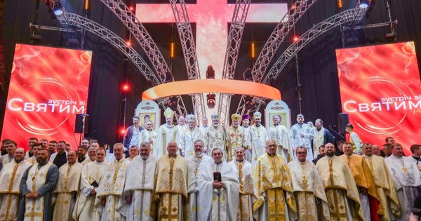 Понад 4 тисячі вірних двох католицьких обрядів зібралися у Львові для спільної молитви