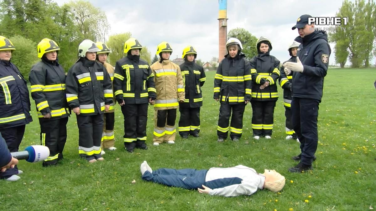 Жінки, що борються з полум'ям: На Рівненщині працюватимуть пожежниці-добровольці (ВІДЕО)