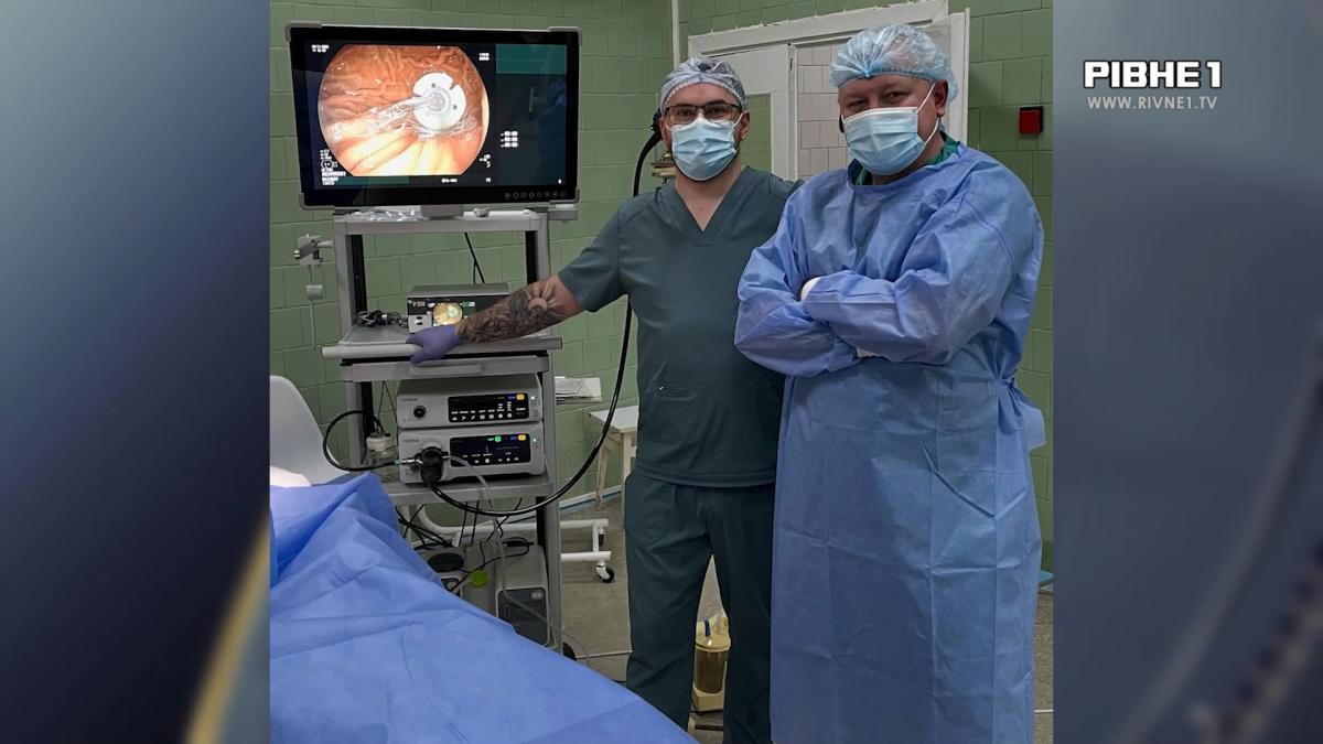 У Рівному хірурги вперше зробили операцію з встановлення гастростоми дитині (ВІДЕО)