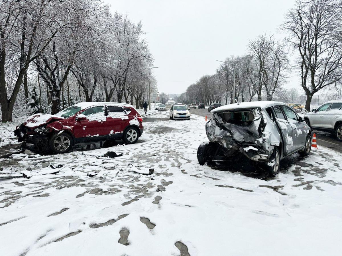 У Рівному внаслідок ДТП постраждали двоє людей (ФОТО)