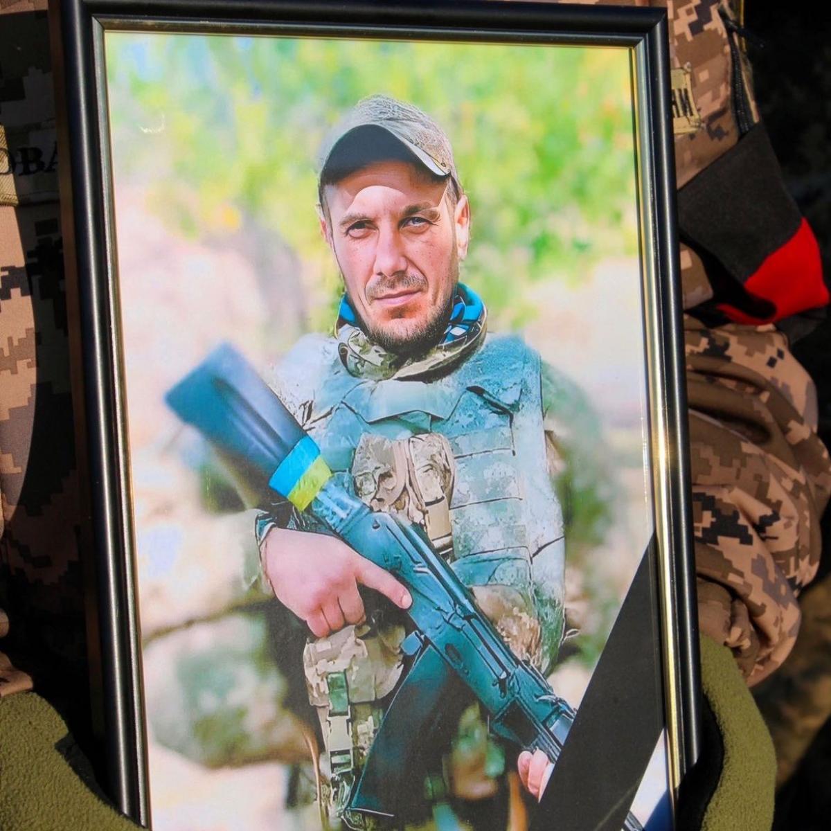 Нетішин попрощався з полеглим військовим з Острога (ФОТО)