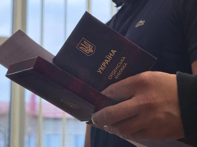 Воїну з Сарненщини вручили орден "За мужність" III ступеня (ФОТО)