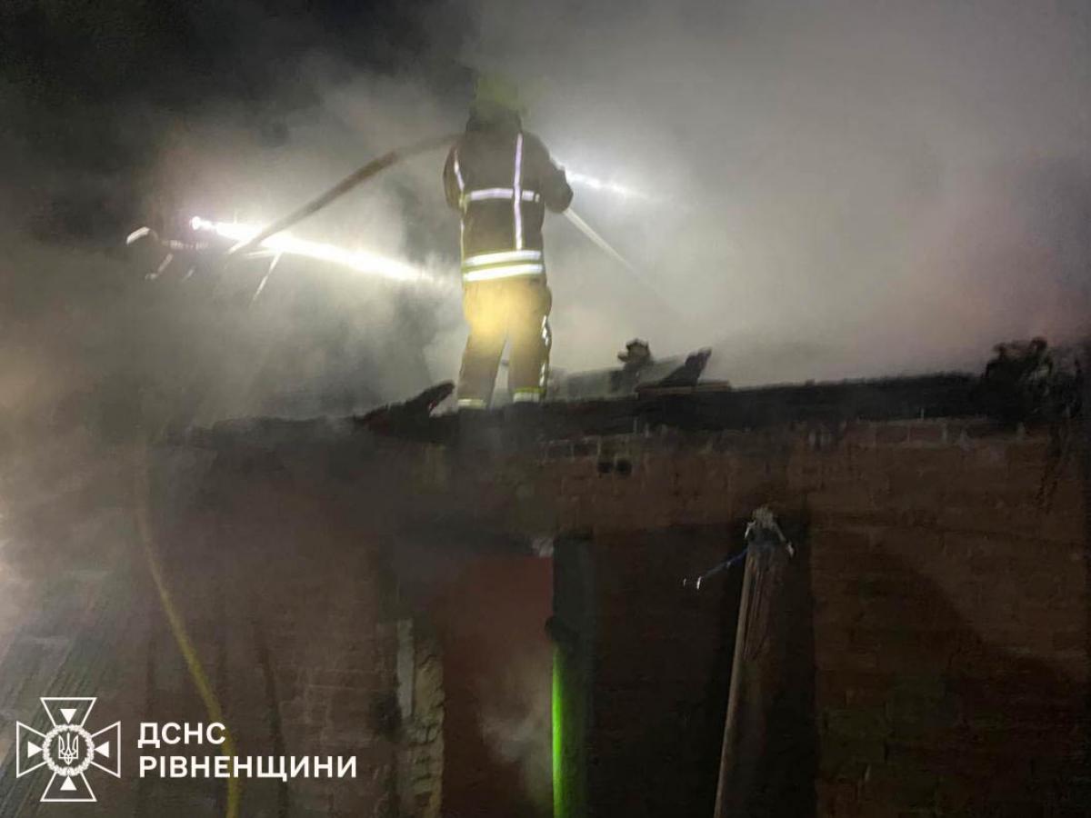 У Рівненському районі під час пожежі загинув чоловік (ВІДЕО)