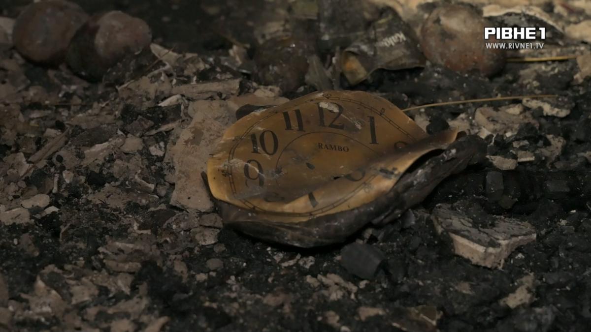 Трагедія на Рівненщині: у Малому Стидині внаслідок пожежі власного будинку загинув пенсіонер (ВІДЕО)