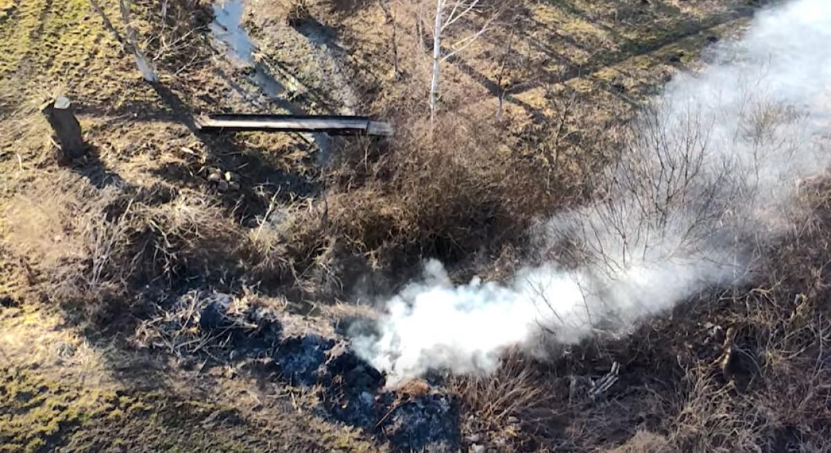 На Рівненщині паліїв сухостою ловлять дронами