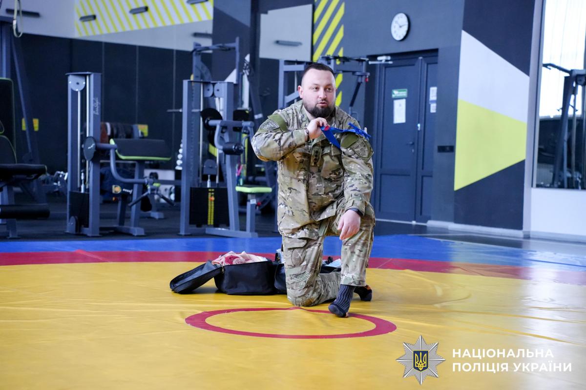 Знання, що рятують життя: у Рівному боєць стрілецького батальйону провів навчання для ліцеїстів