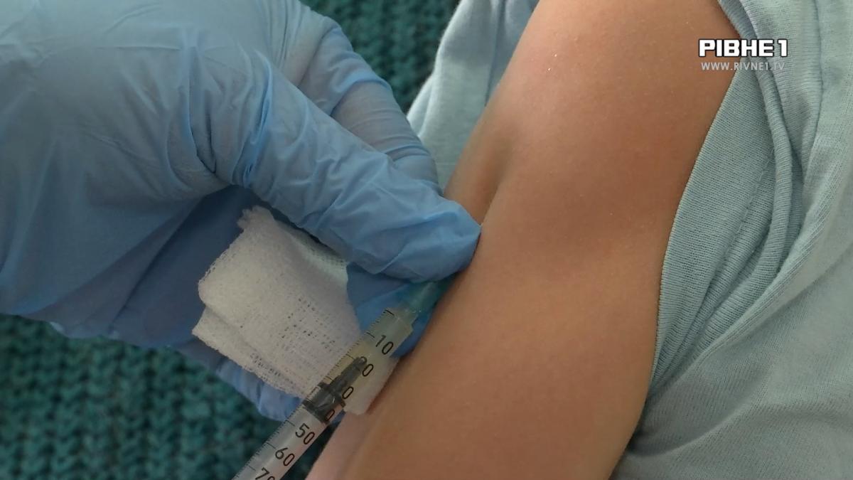 Пропущені щеплення можна надолужити: що радять рівненські медики (ВІДЕО)