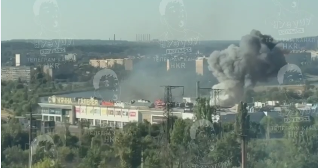 "Шахеди" рашистів атакували ТРЦ у Кривому Розі, є жертви (ВІДЕО)