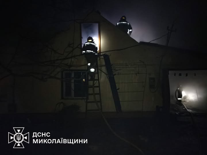 Пожар унес жизнь женщины в Николаеве и выжег жилой дом в селе Грушевка