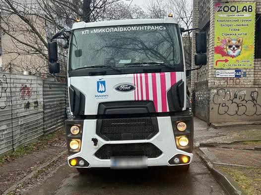 Водитель коммунального Ford Trucks сбил и убил 73-летнюю пешеходку — дело передано в суд