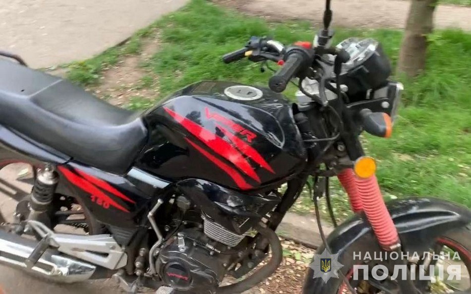 На Дніпропетровщині п’яний мотоцикліст намагався підкупити поліцейських