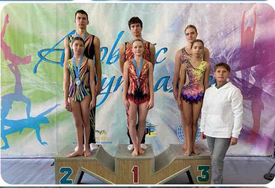 Кам’янчани успішно виступили на всеукраїнських змаганнях зі спортивної акробатики