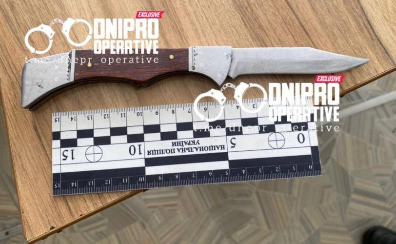 На Дніпропетровщині вчителька через ревнощі напала на колегу з ножем