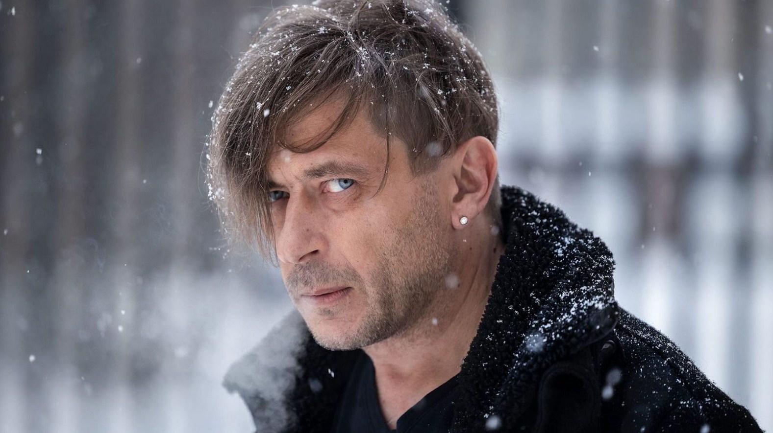 Російський співак-іноагент закликає надати допомогу Кам’янському (відео)