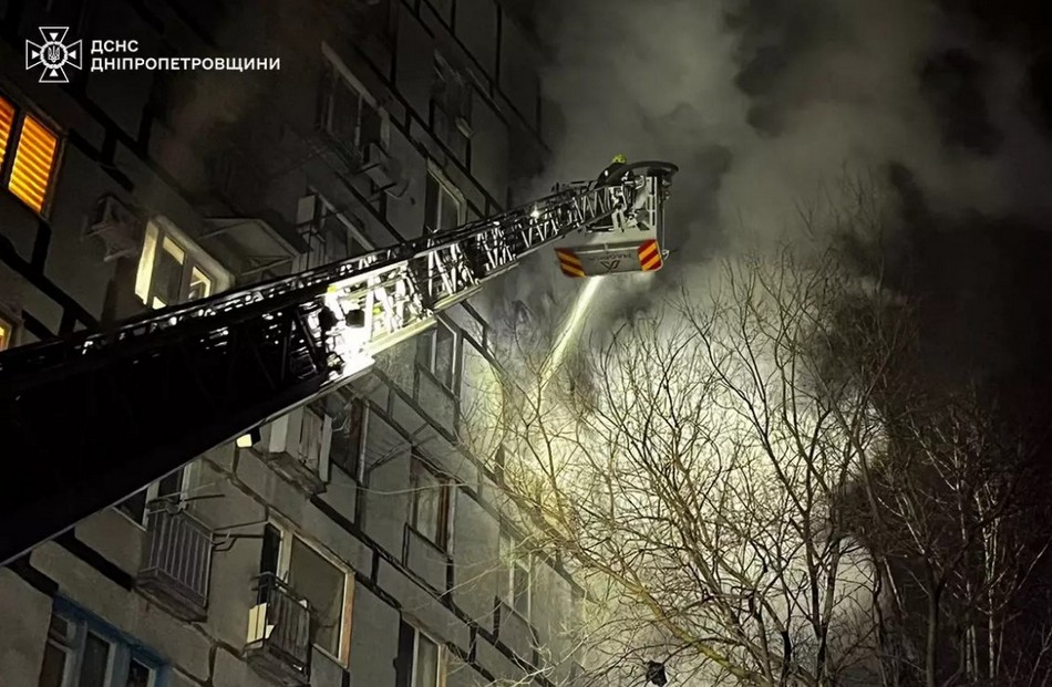 У Дніпрі загорілась квартира в багатоповерхівці
