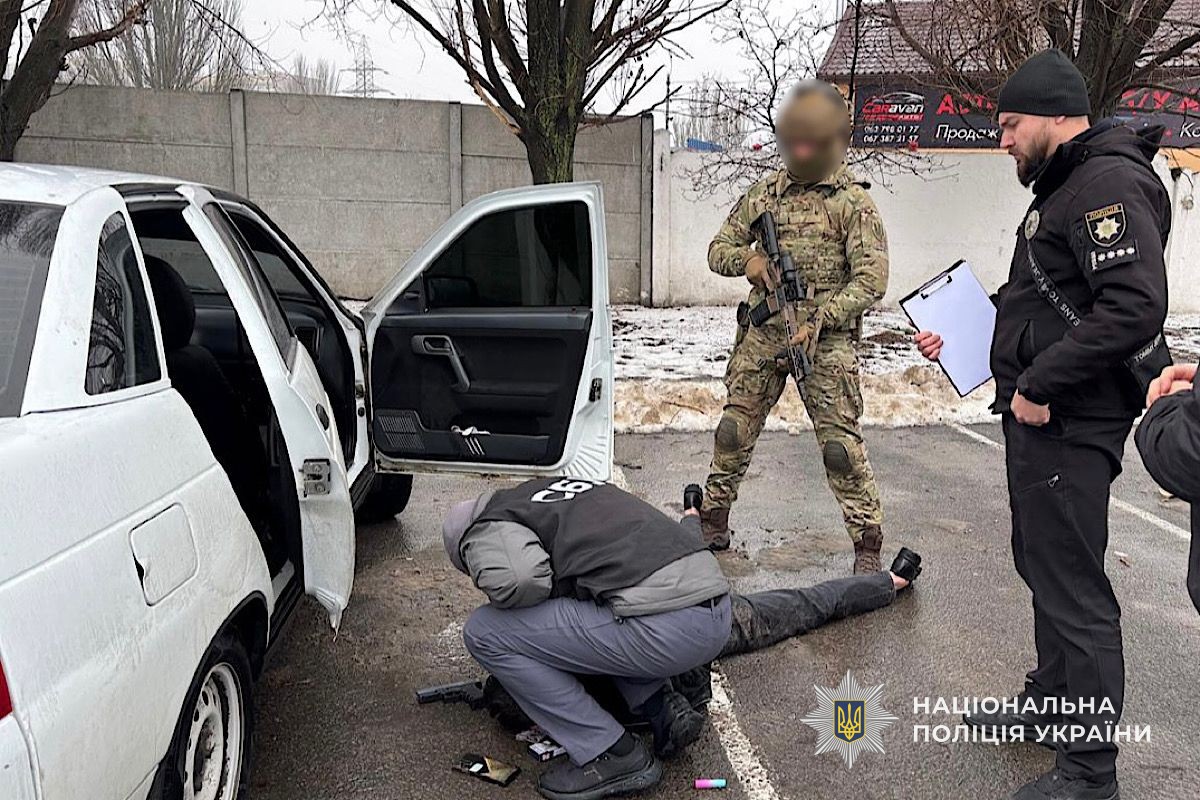 У Дніпрі затримали торгівця зброєю