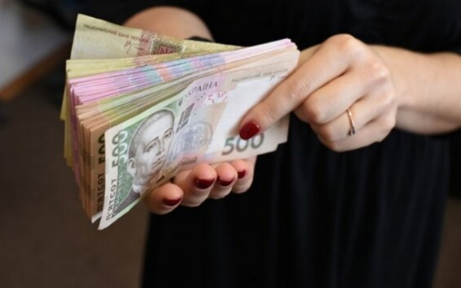 Шахрайка з Дніпра привласнила майже 10 тисяч євро виплат зниклого безвісти військового