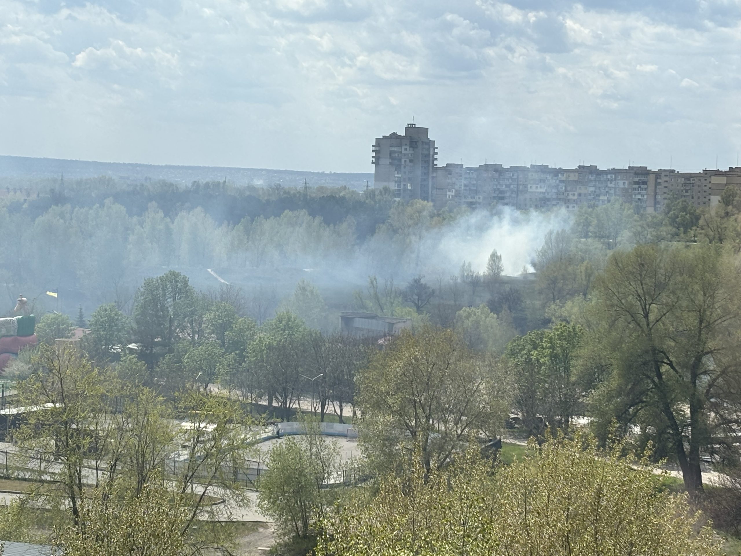 На лівобережжі Кам’янського горить ліс