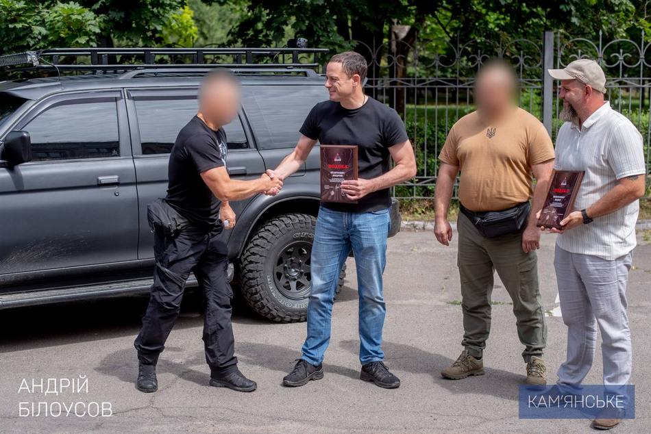 У Кам’янському відромонтували автомобіль для військових підрозділу «КРАКЕН» (відео)