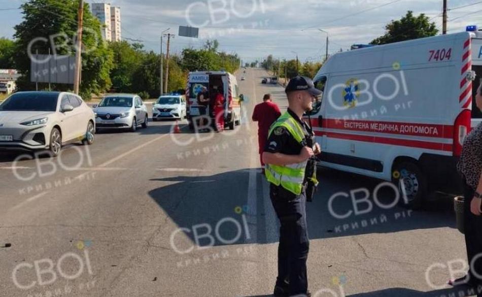 На Дніпропетровщині 17-річна дівчина тричі потрапила в ДТП за один ранок (відео)