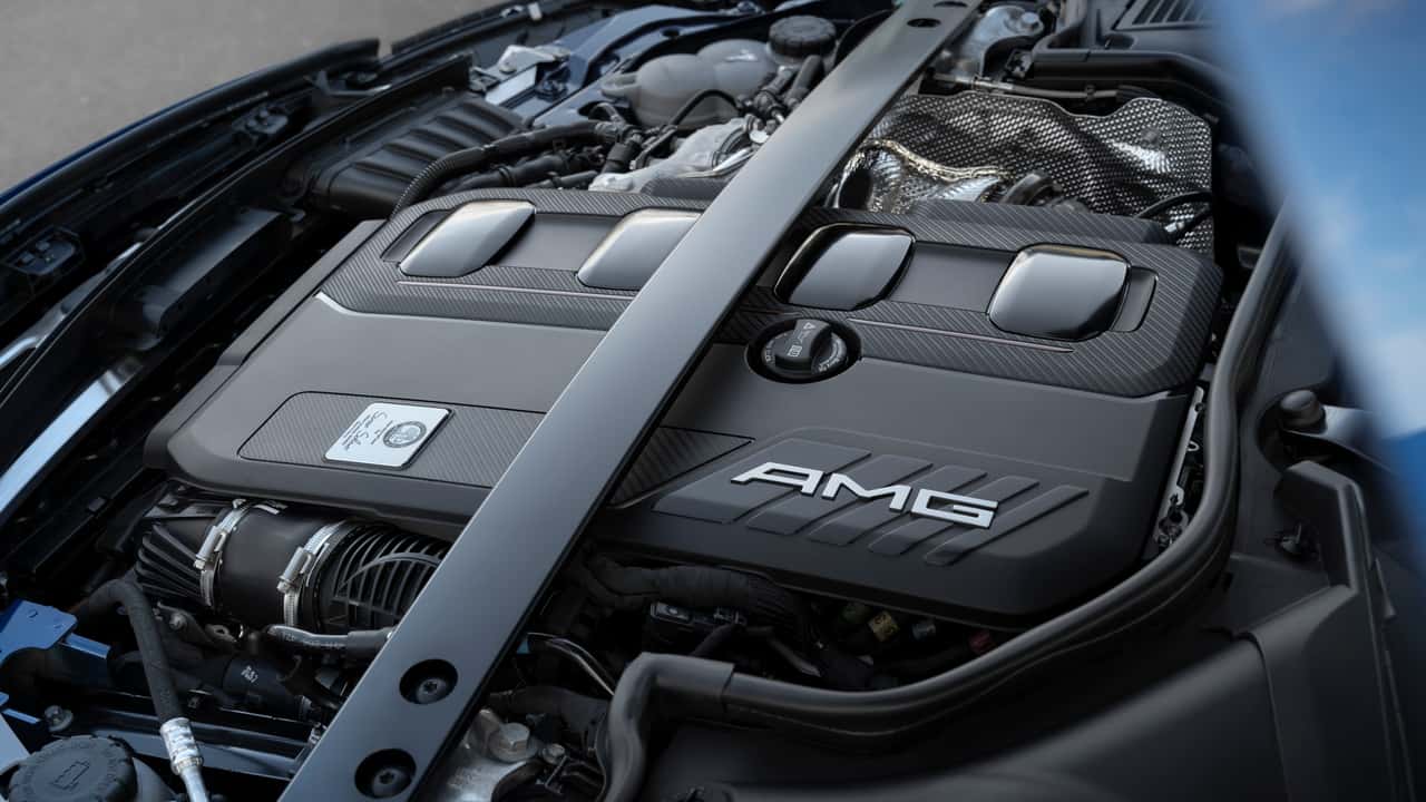 Mercedes передумал “хоронить” бензиновые моторы:…