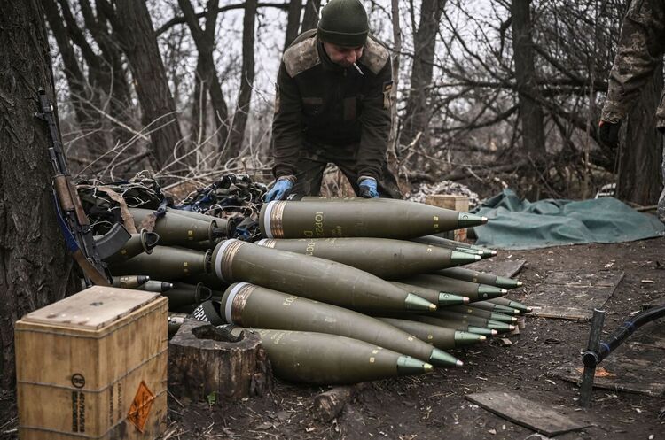 Rheinmetall планує поставити Україні сотні тисяч артснарядів у 2024 році – керівник компанії