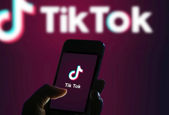 Албанія заборонила TikTok після вбивства підлітка – його зарізав однокласник після сварки у соцмережах