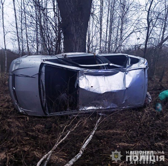 Овруцькі поліцейські встановлюють обставини ДТП з травмуванням водія