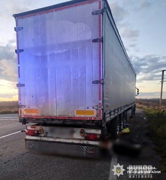 У ДТП у Житомирському районі загинула пішохідка: поліцейські розпочали розслідування