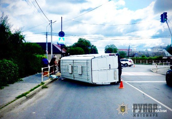 Звягельські слідчі завершили розслідування ДТП, в якій тяжкі травми отримала одеситка