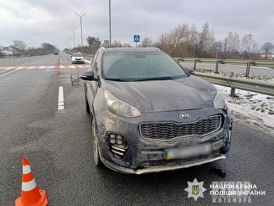Поліцейські встановлюють обставини ДТП поблизу Звягеля