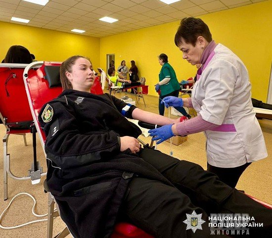 У Коростені поліцейські долучилися до благодійної ініціативи «Здай кров-врятуй життя»