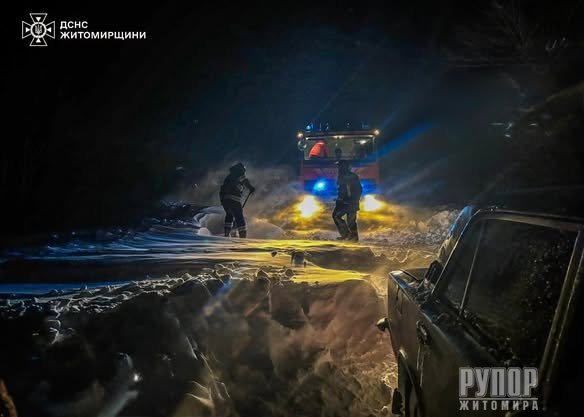 Упродовж минулої доби житомирські рятувальники тричі надавали допомогу медикам