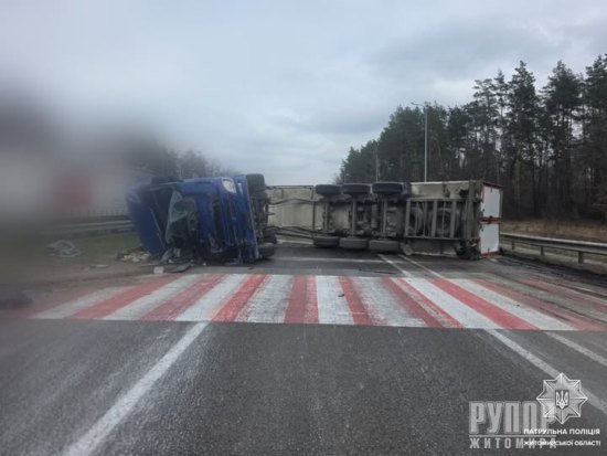 На Житомирщині на трасі Київ — Чоп ДТП: перекритий рух в напрямку столиці