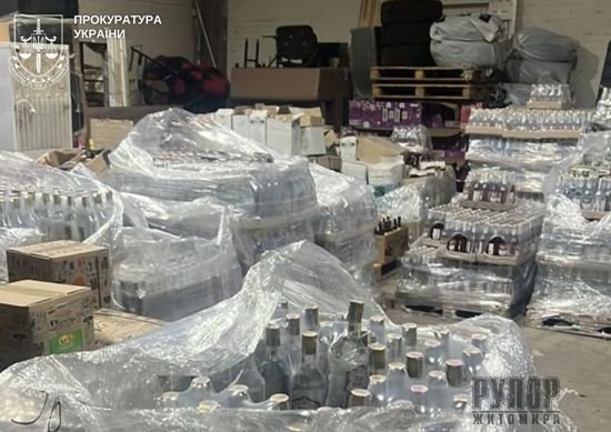 У Житомирі та Києві виявили та вилучили майже 8000 літрів фальсифікованого алкоголю