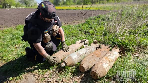 На Житомирщині сапери знешкодили 4 фугасні авіаційні бомби