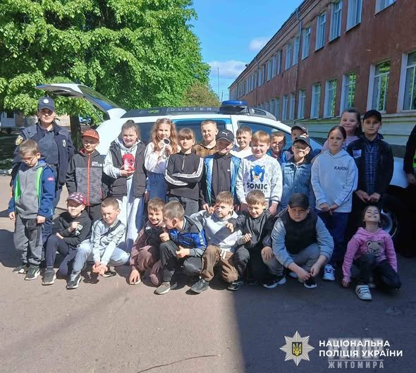 У Коростені поліцейські нагадали дітям правила дорожнього руху