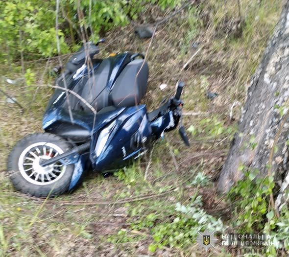 На Малинщині поліцейські встановлюють обставини травмування скутеристки в ДТП