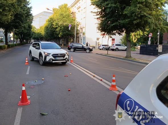 У Житомирі під колеса легковика потрапив пішохід: поліція встановлює обставини ДТП