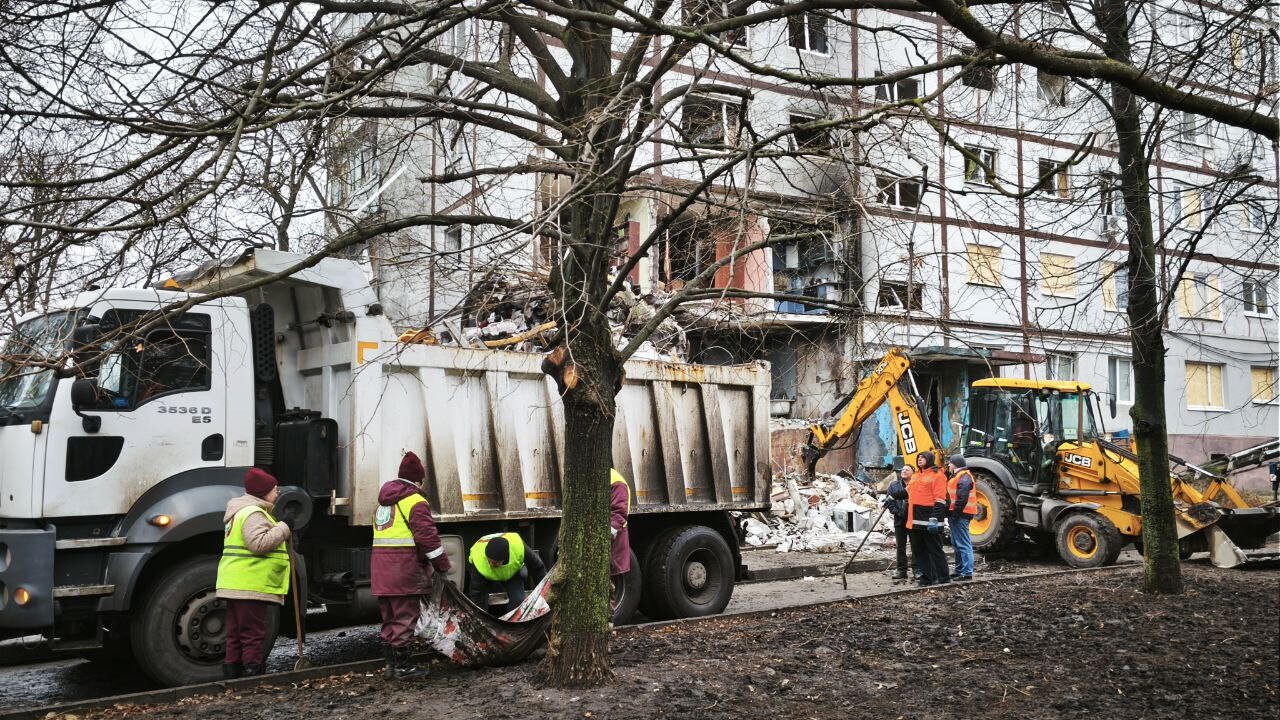 «На місцях нічних «прильотів» у Харкові продовжують аварійні роботи», — Синєгубов