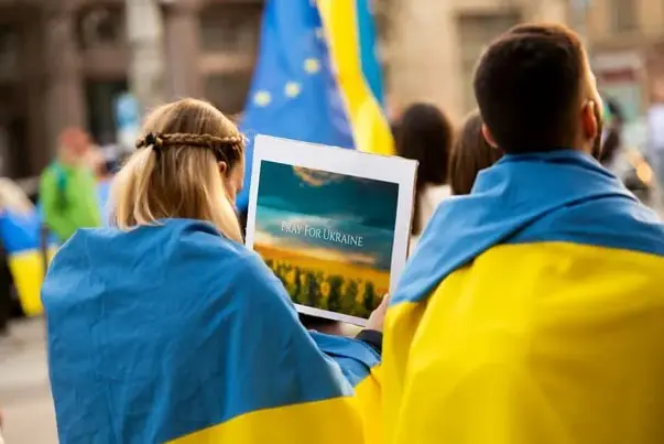 Кінець «тимчасовості»: ЄС готує нові правила для 4,3 мільйона українців