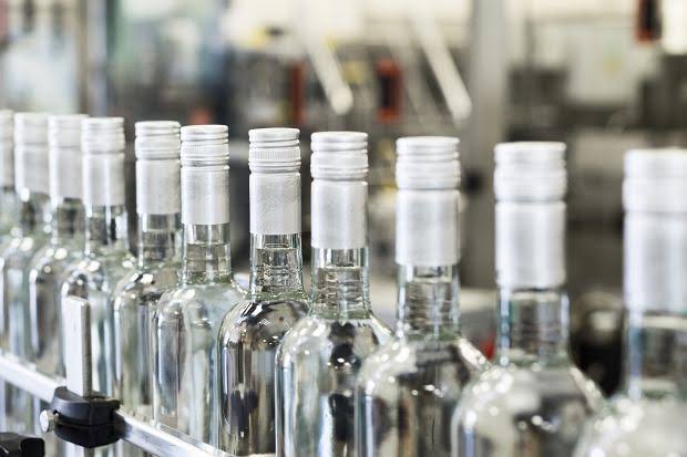 На Прикарпатті чоловіка оштрафували на понад 100 тисяч гривень за незаконний алкоголь