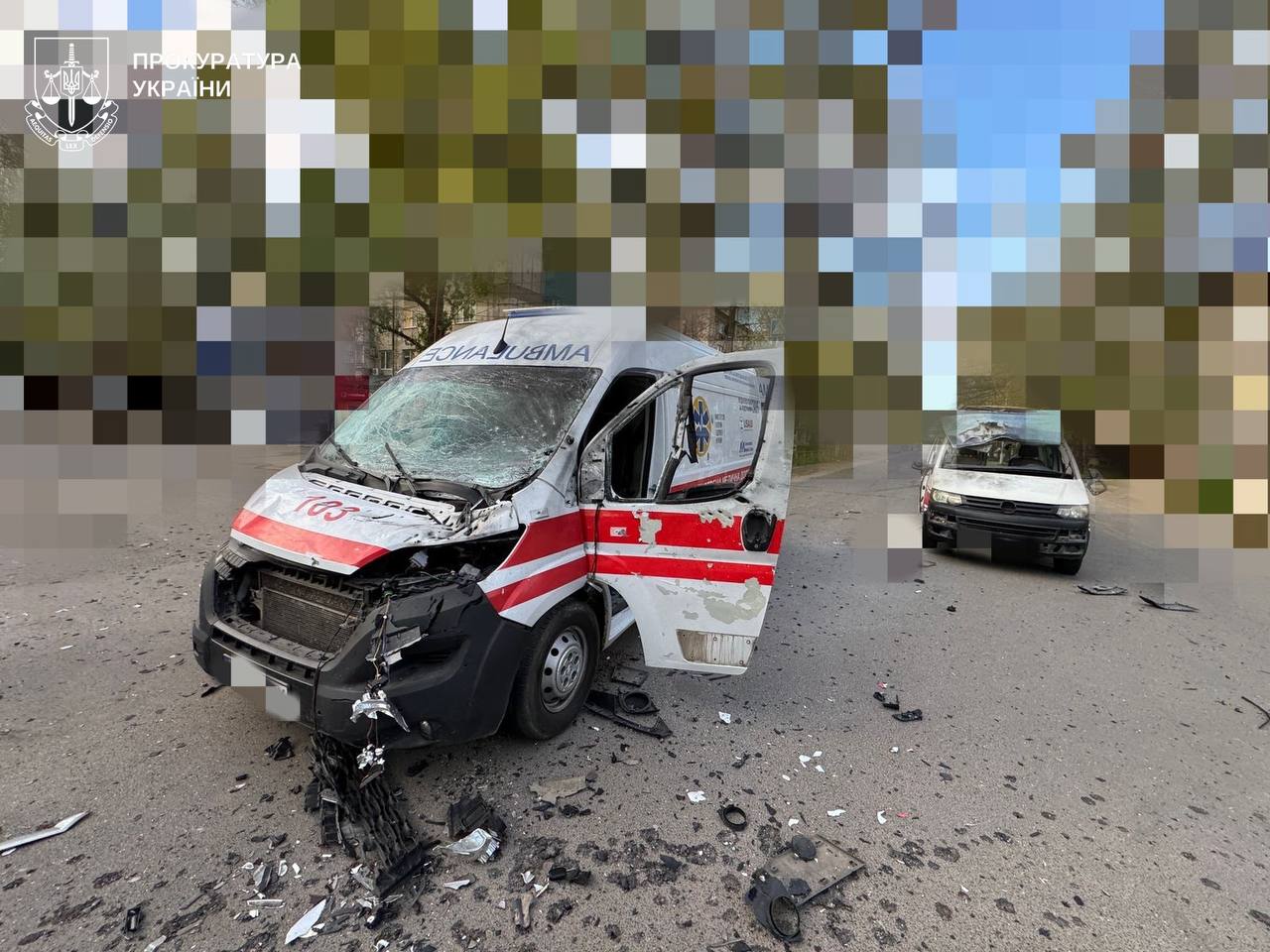 Окупанти атакували авто та «швидку» в Херсоні: є загиблий і поранені