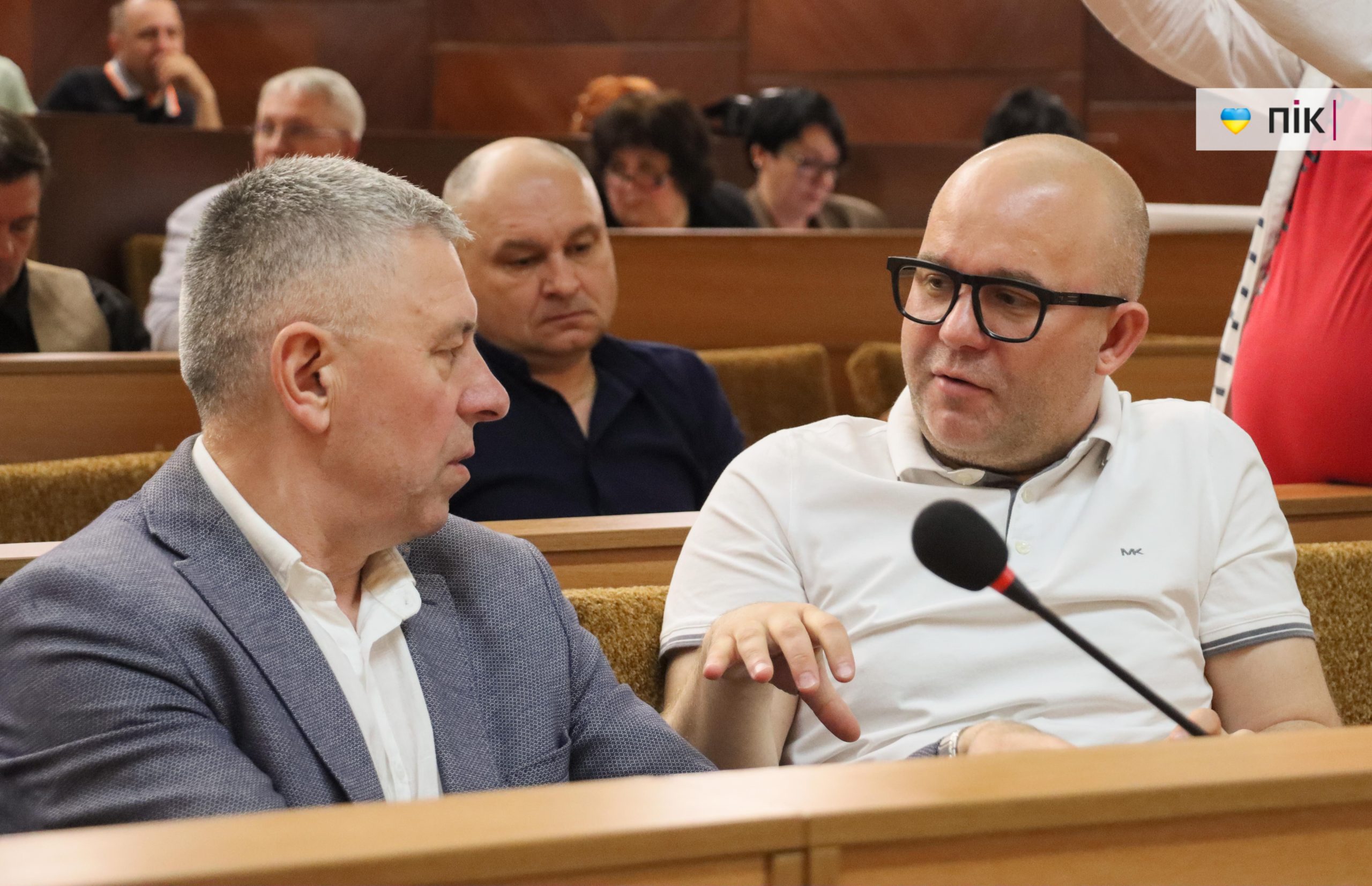 Бюджет, парковки, петиції та нове управління: сесія Івано-Франківської міської ради (ФОТОРЕПОРТАЖ)