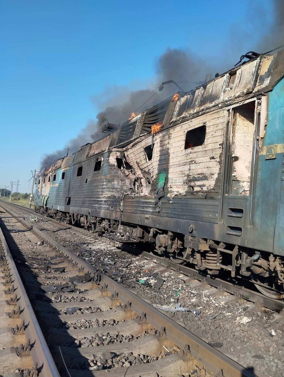 На Запоріжжі росіяни вдарили БпЛА по пасажирському поїзду (ФОТО)