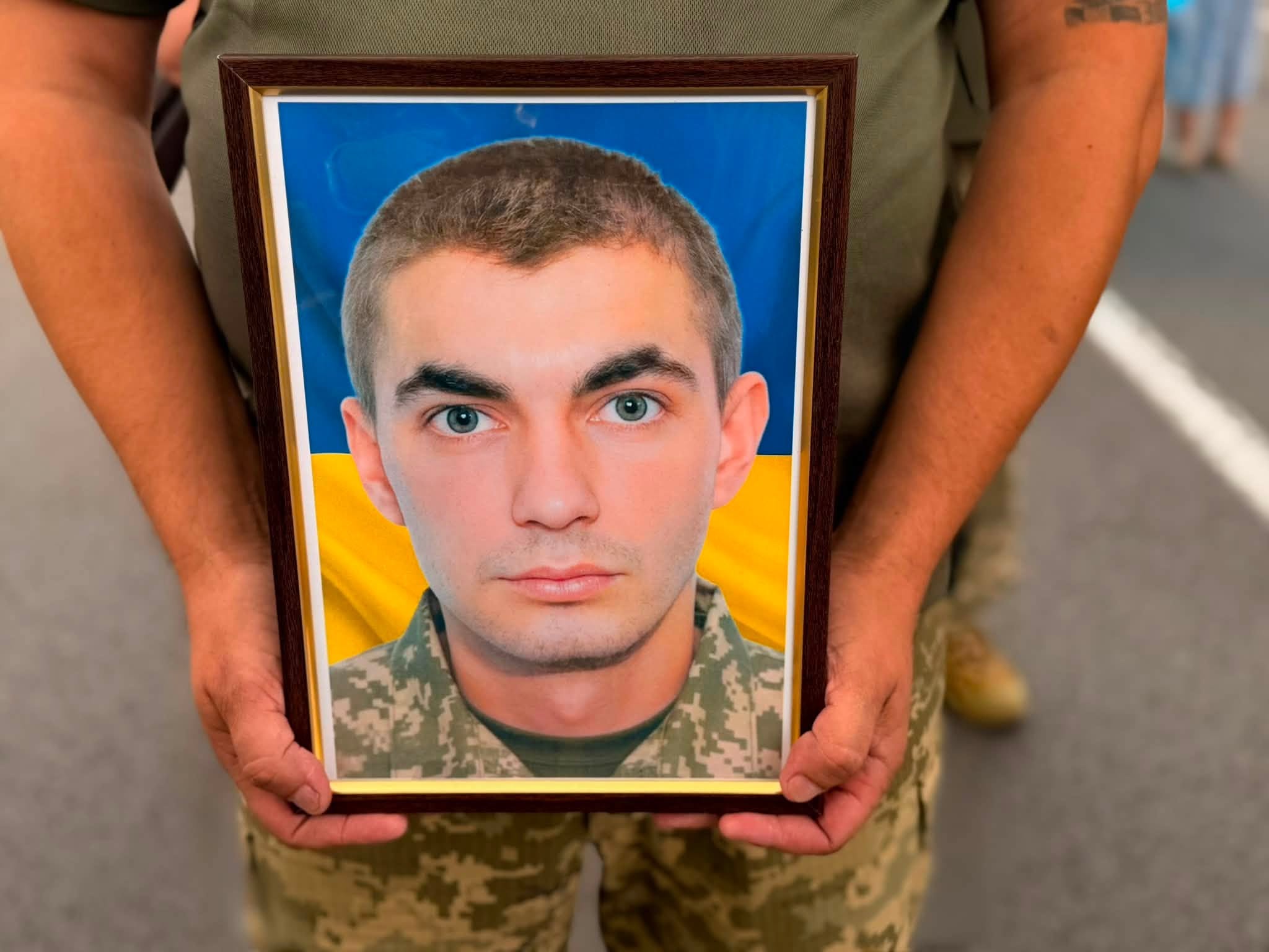 Надвірнянська громада попрощалася із загиблим на війні Андрієм Гекманюком (ФОТО)